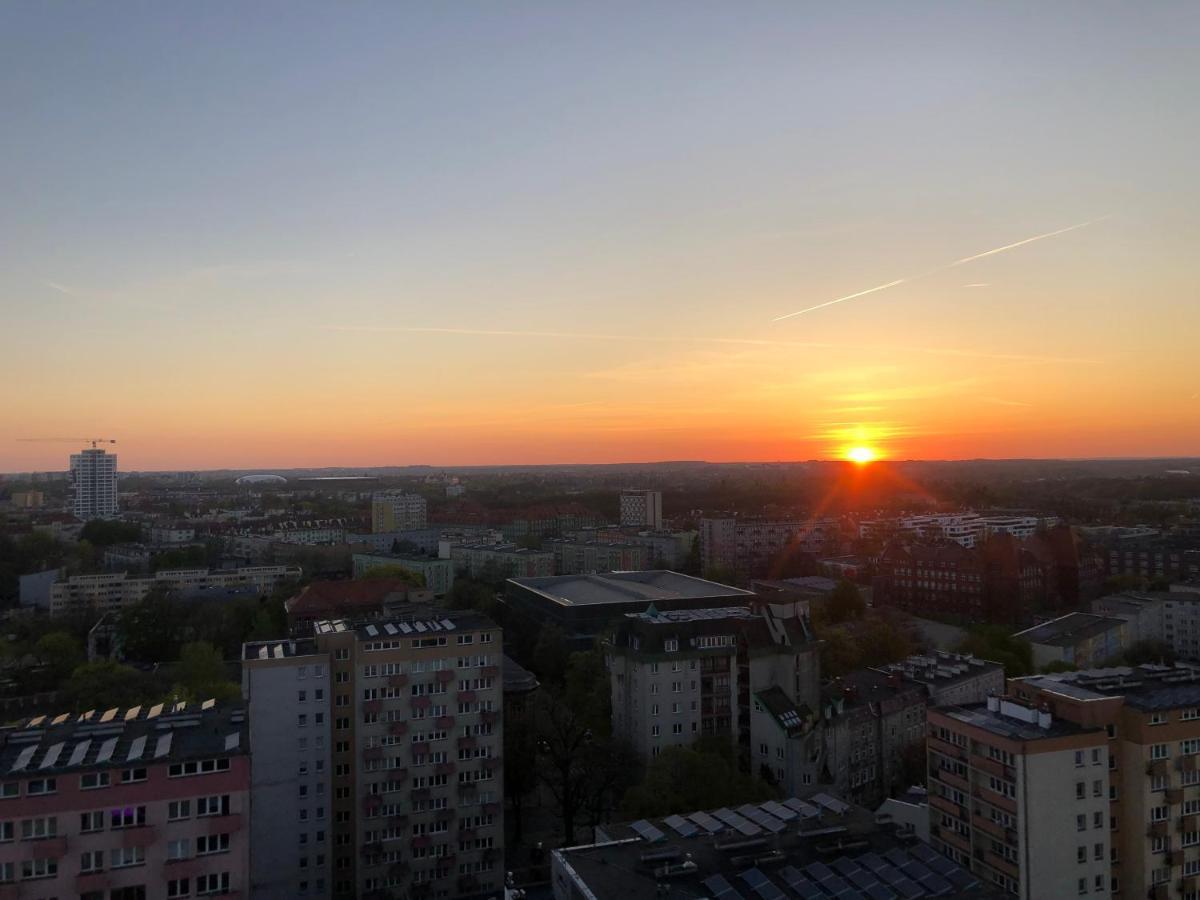 Apartment Hanza Tower - Scandia Apartment, 16 Floor, Sunset View *