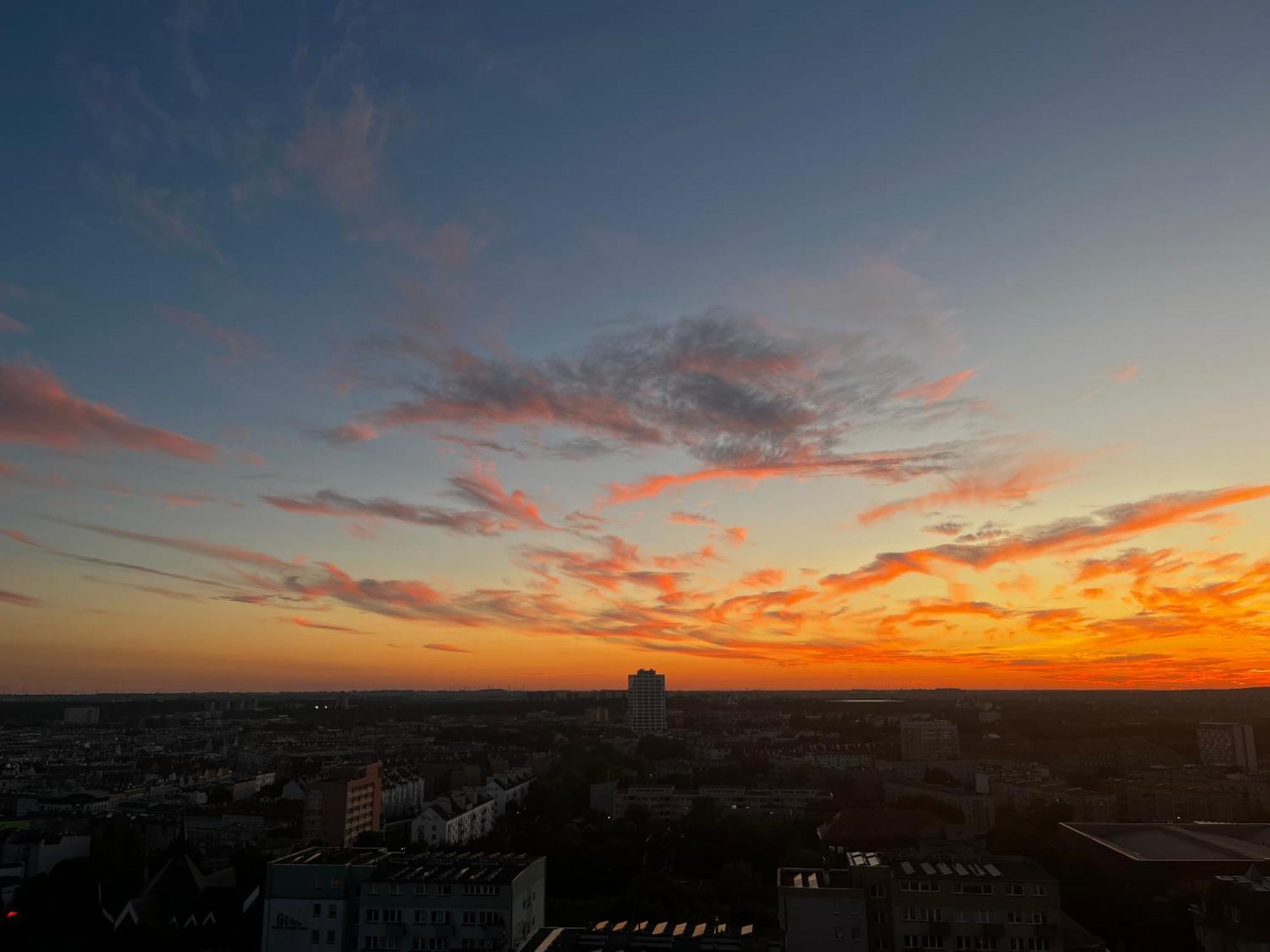 Hanza Tower - Scandia Apartment, 16 Floor, Sunset View Apartment *